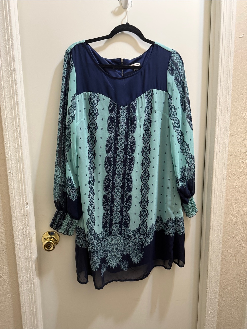 Xhilaration Navy Scoop Neck Top